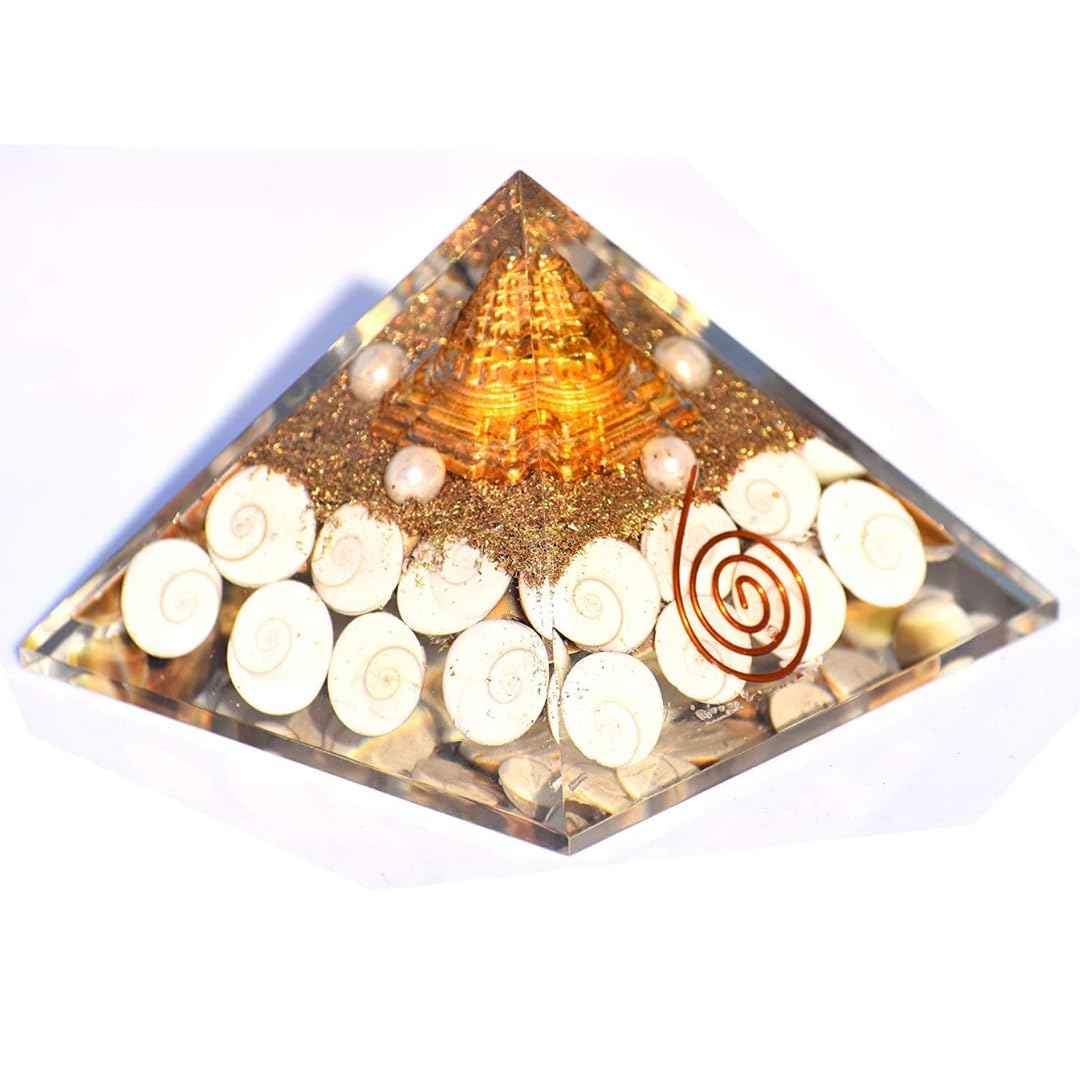 Divinity Crystals Natural Healing Orgone Pyramid Home Decor Vastu for Home Study Table Office Desk Reiki Feng Shui Symbol Crystal Showpieces for Home Decor Education Gifts Gomti Chakra